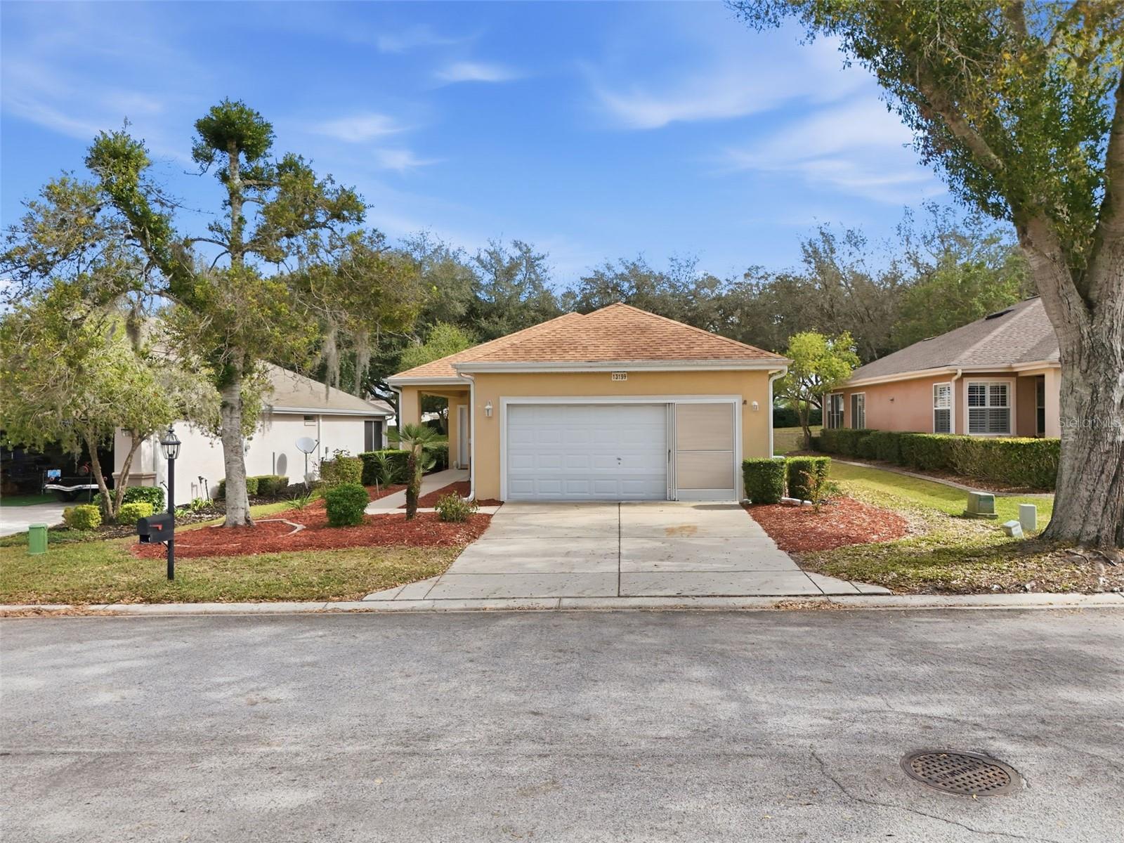 SPRUCE CREEK GOLF & COUNTRY CLUB SAWGRAS - Residential
