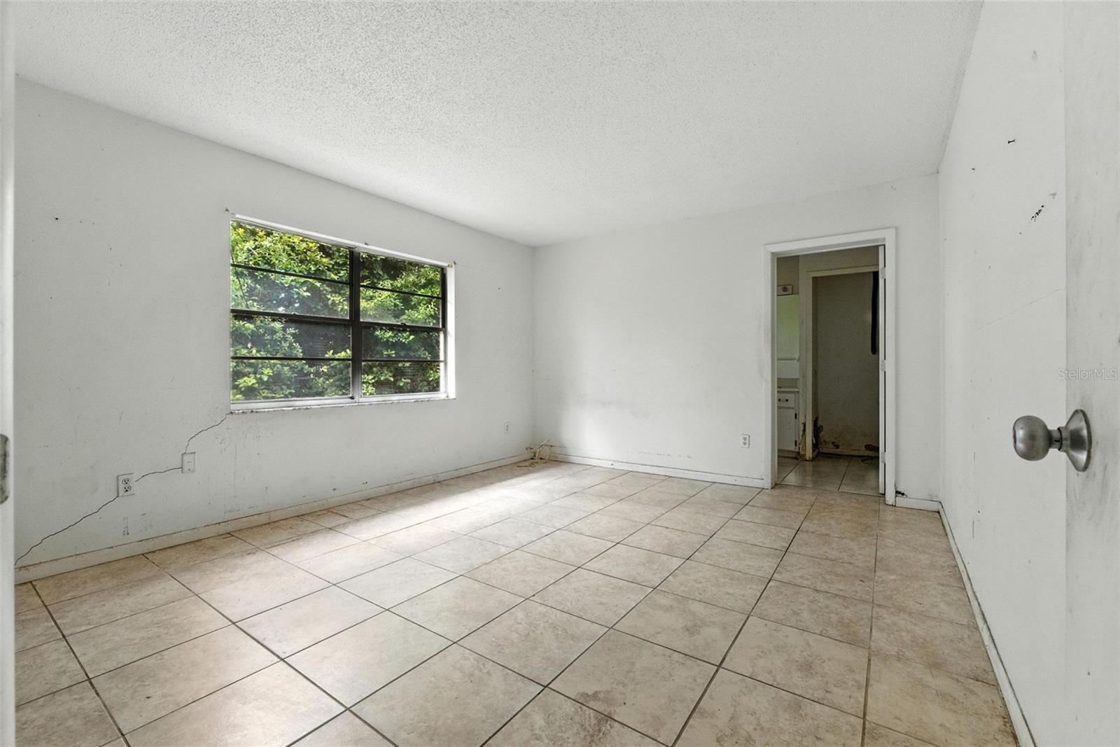 COUNTRY CLUB LAKE ESTATES - Residential