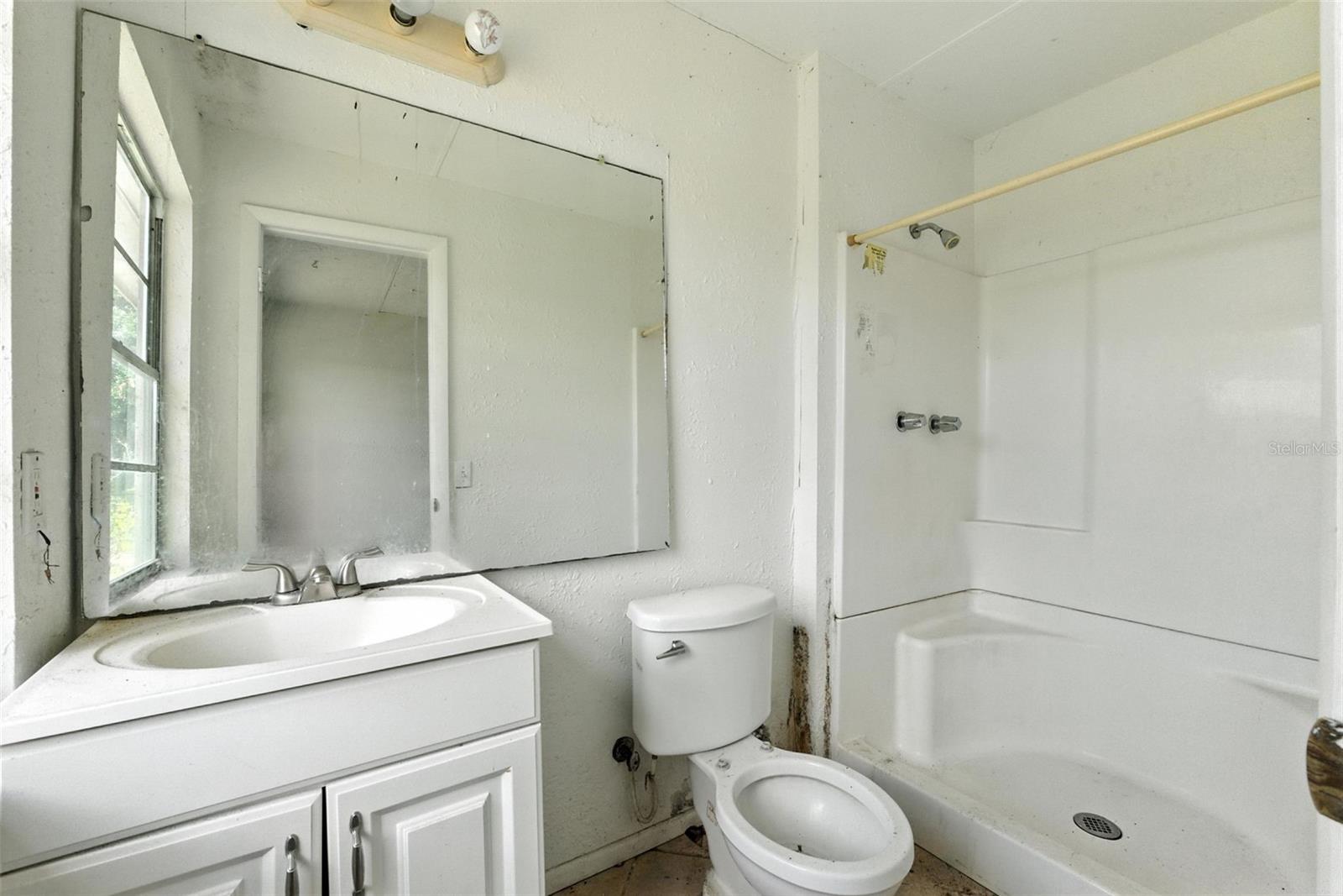 COUNTRY CLUB LAKE ESTATES - Residential