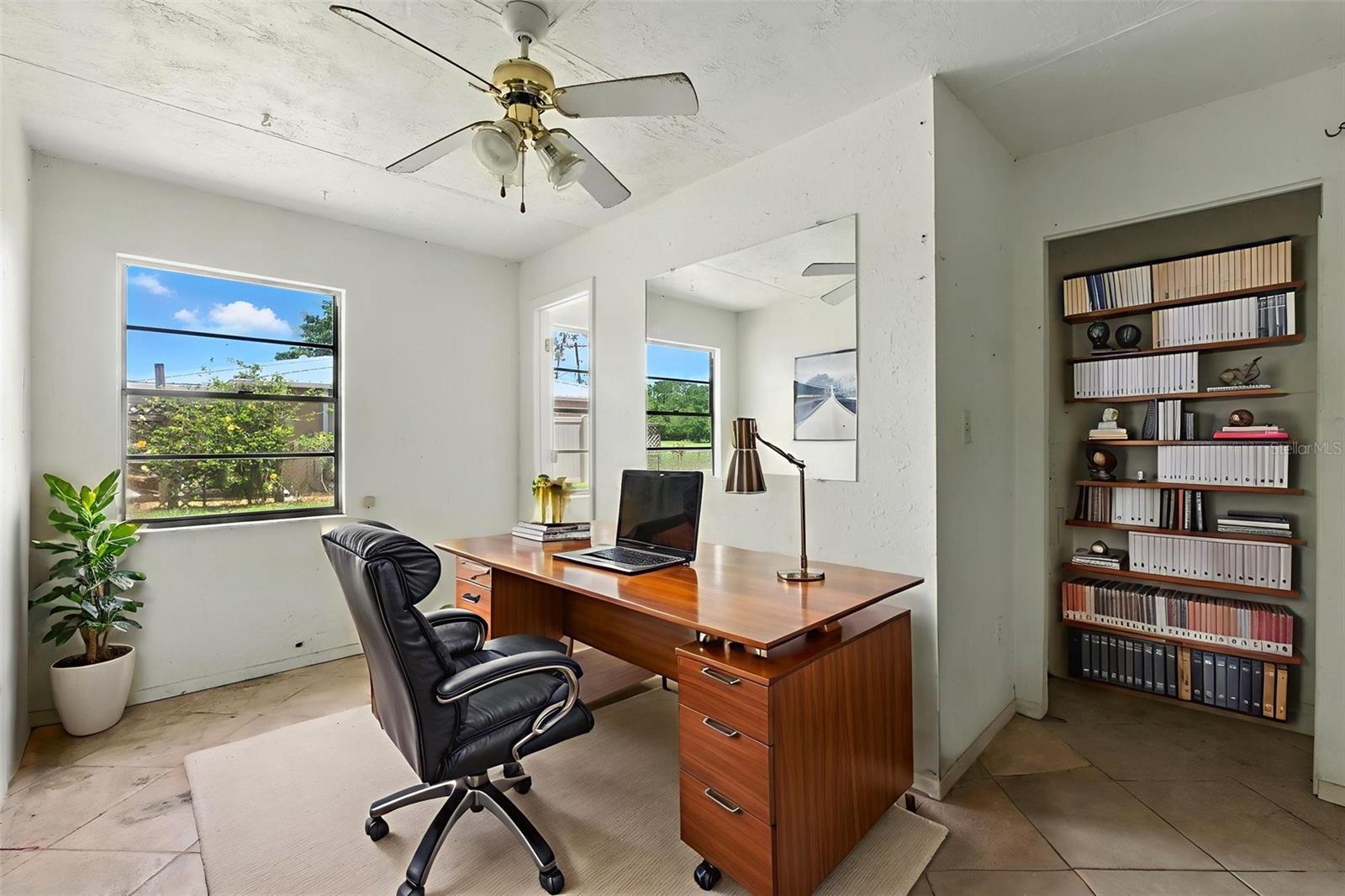 COUNTRY CLUB LAKE ESTATES - Residential