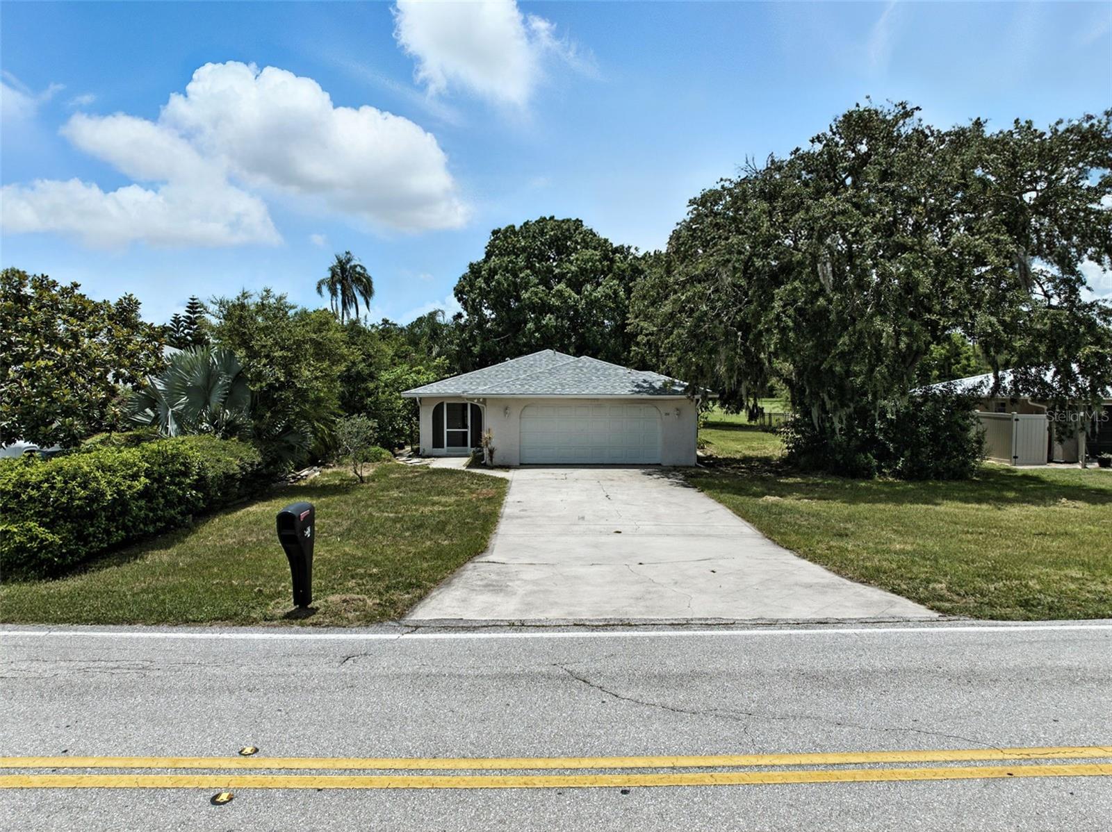 COUNTRY CLUB LAKE ESTATES - Residential