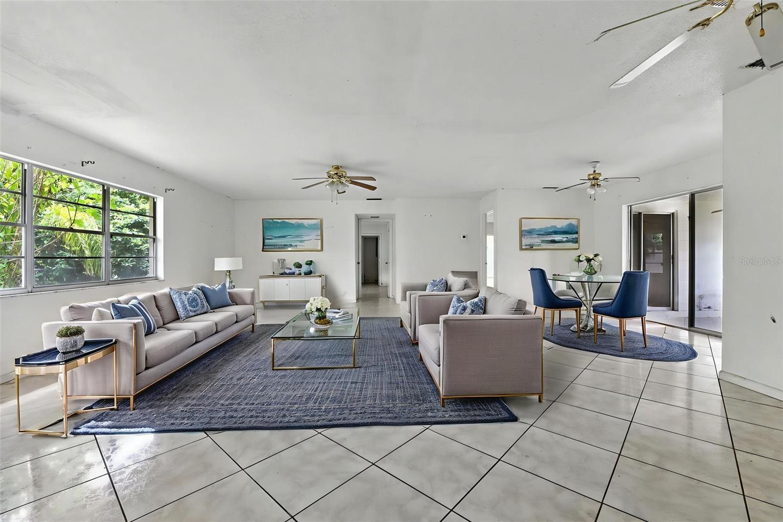 COUNTRY CLUB LAKE ESTATES - Residential