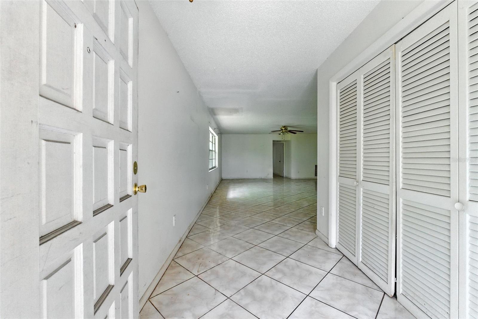 COUNTRY CLUB LAKE ESTATES - Residential