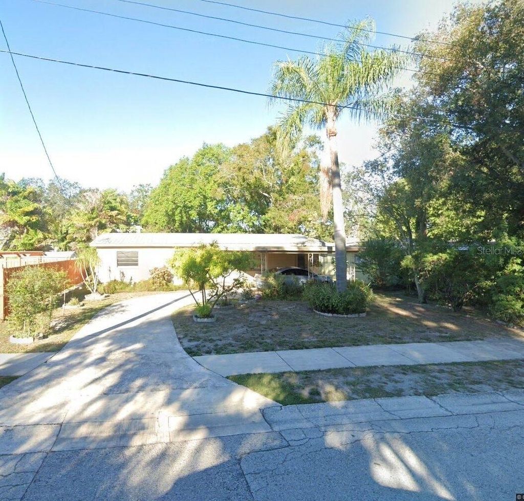 Photo of 5013 S Hesperides Street, Tampa, FL 33611 (MLS # TB8422202)