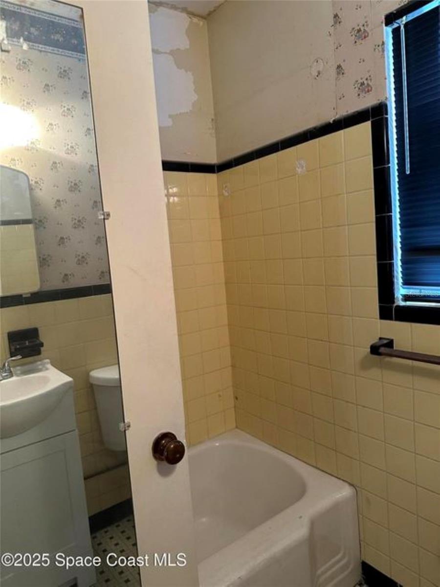 LAKE DRIVE TERRACE - Commercial Sale