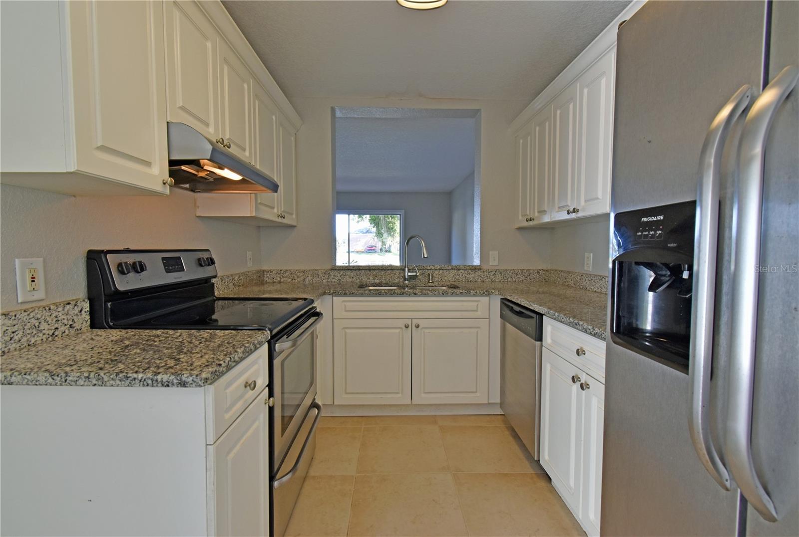 WHISPERING OAKS - Residential Lease