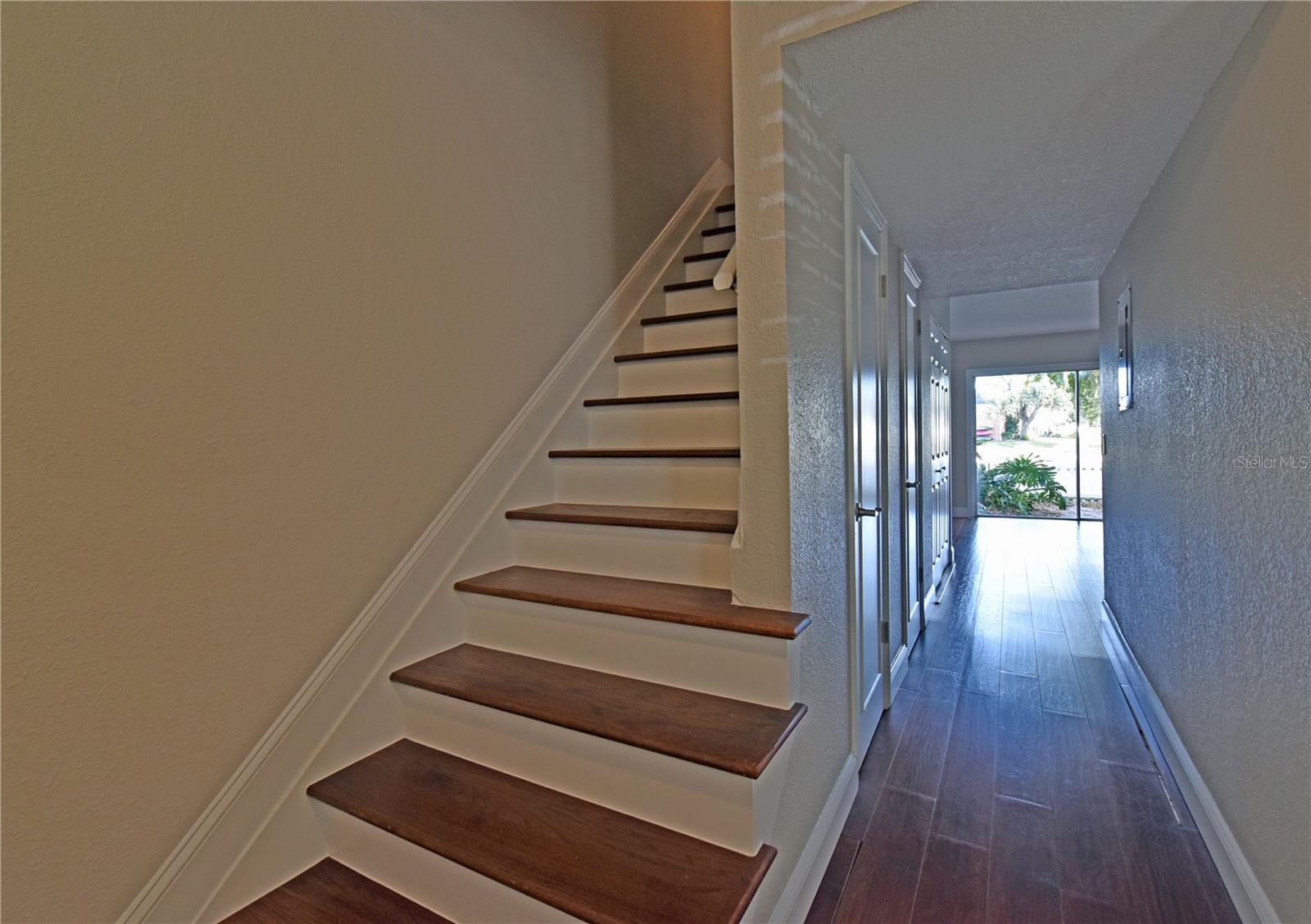 WHISPERING OAKS - Residential Lease