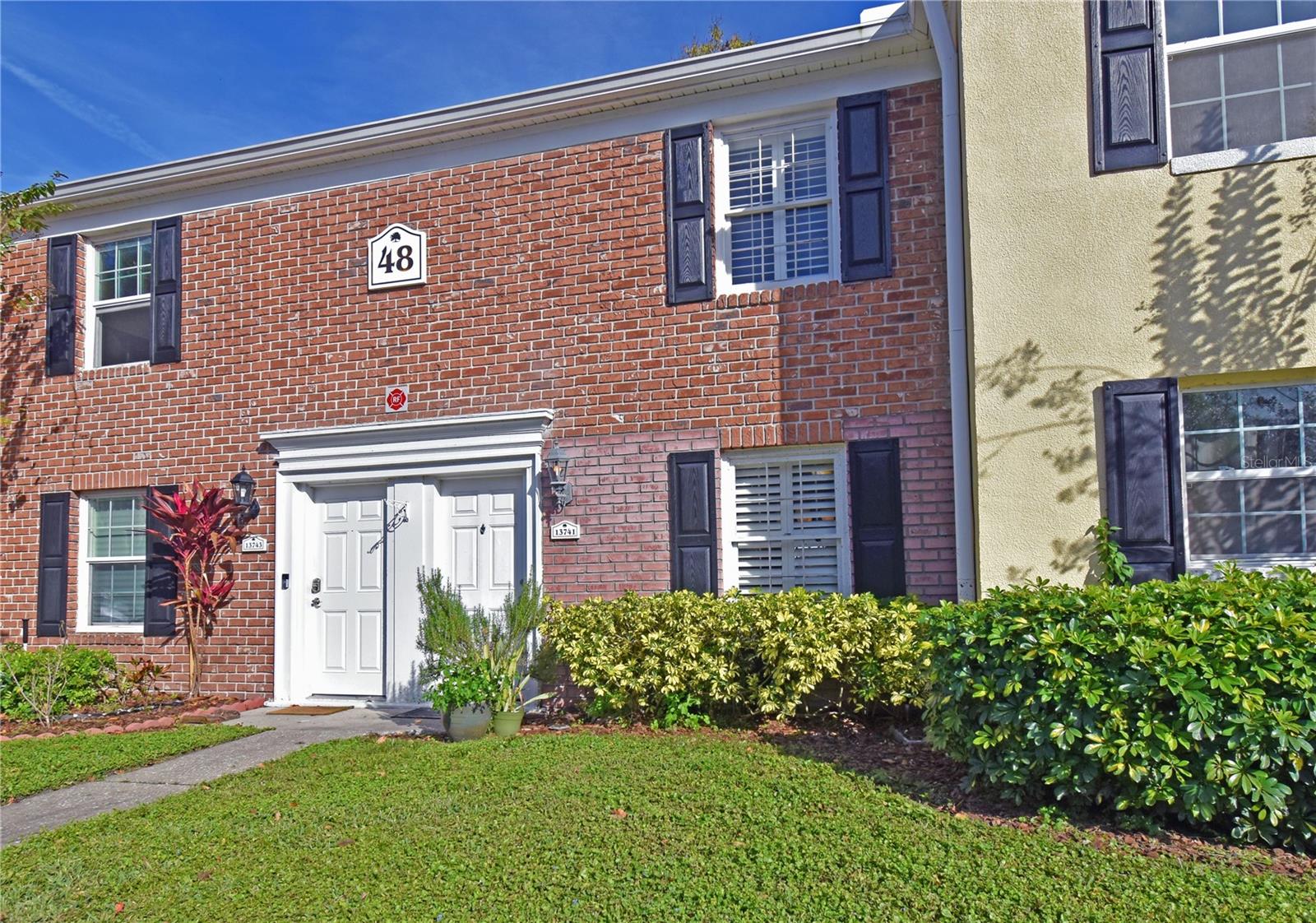 WHISPERING OAKS - Residential Lease