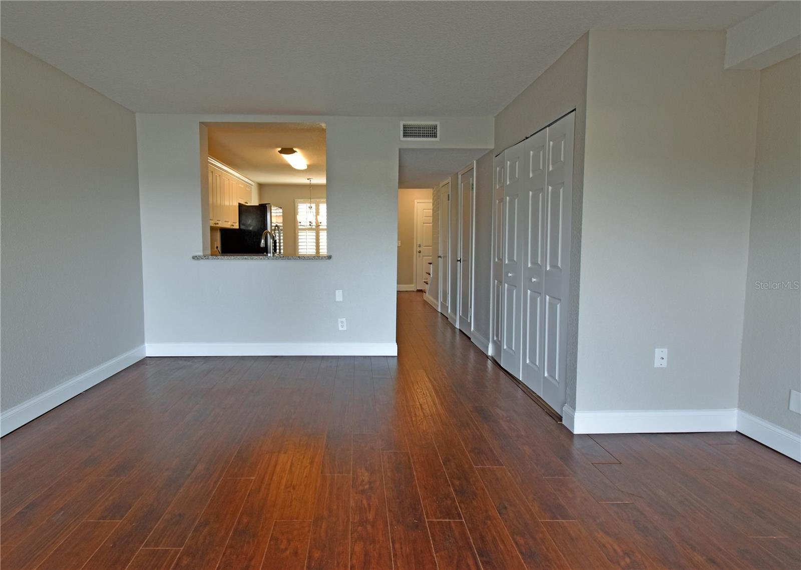 WHISPERING OAKS - Residential Lease