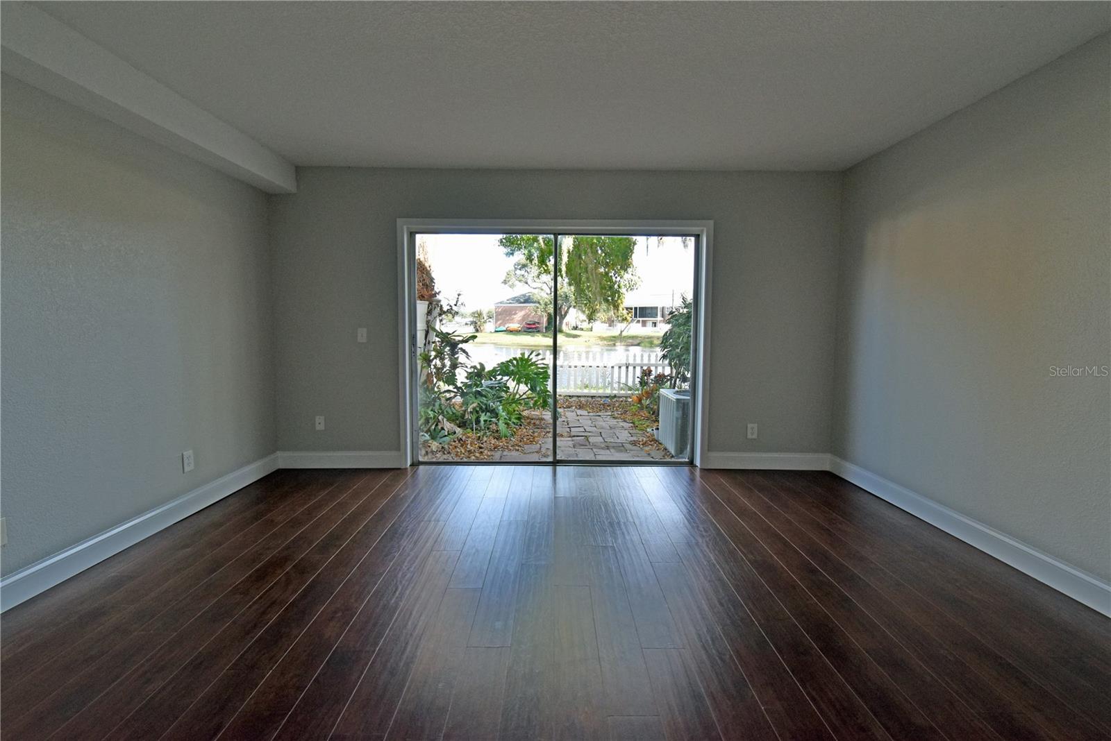 WHISPERING OAKS - Residential Lease