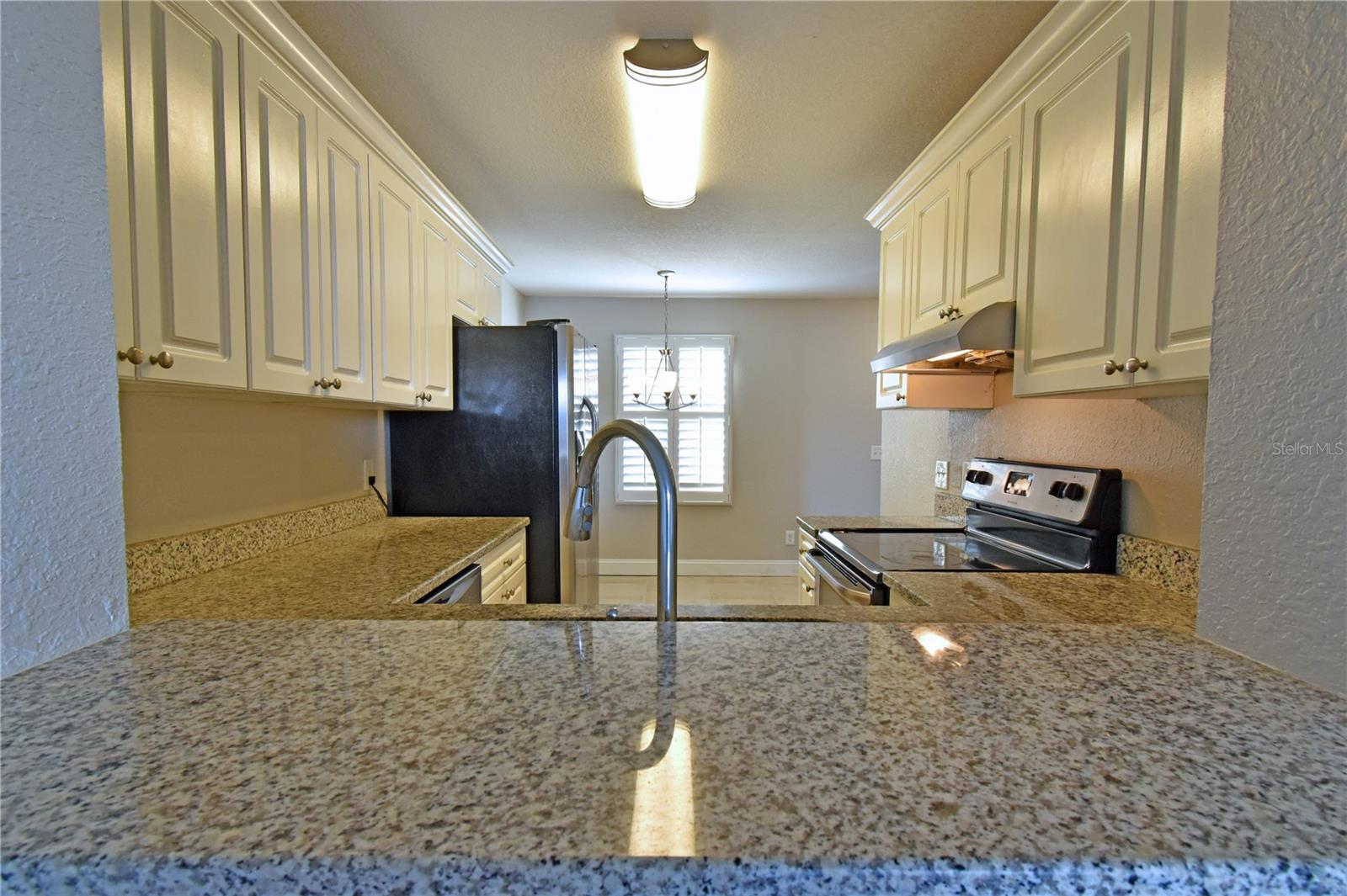 WHISPERING OAKS - Residential Lease