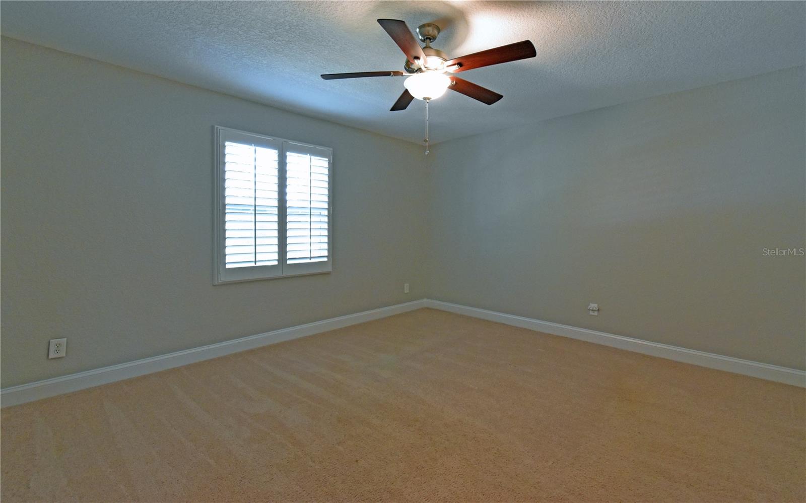 WHISPERING OAKS - Residential Lease