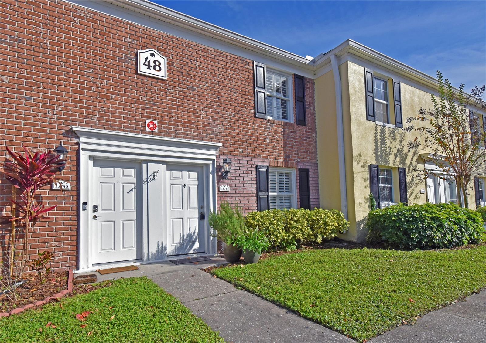 WHISPERING OAKS - Residential Lease