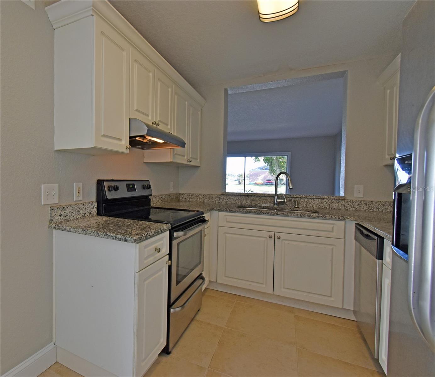 WHISPERING OAKS - Residential Lease