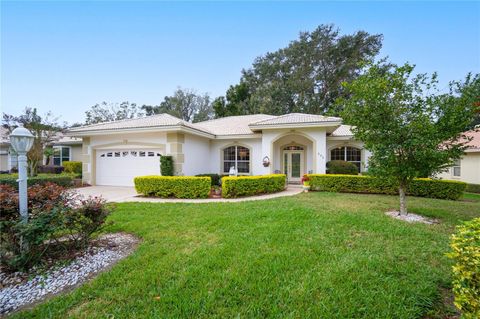 A home in WINTER HAVEN