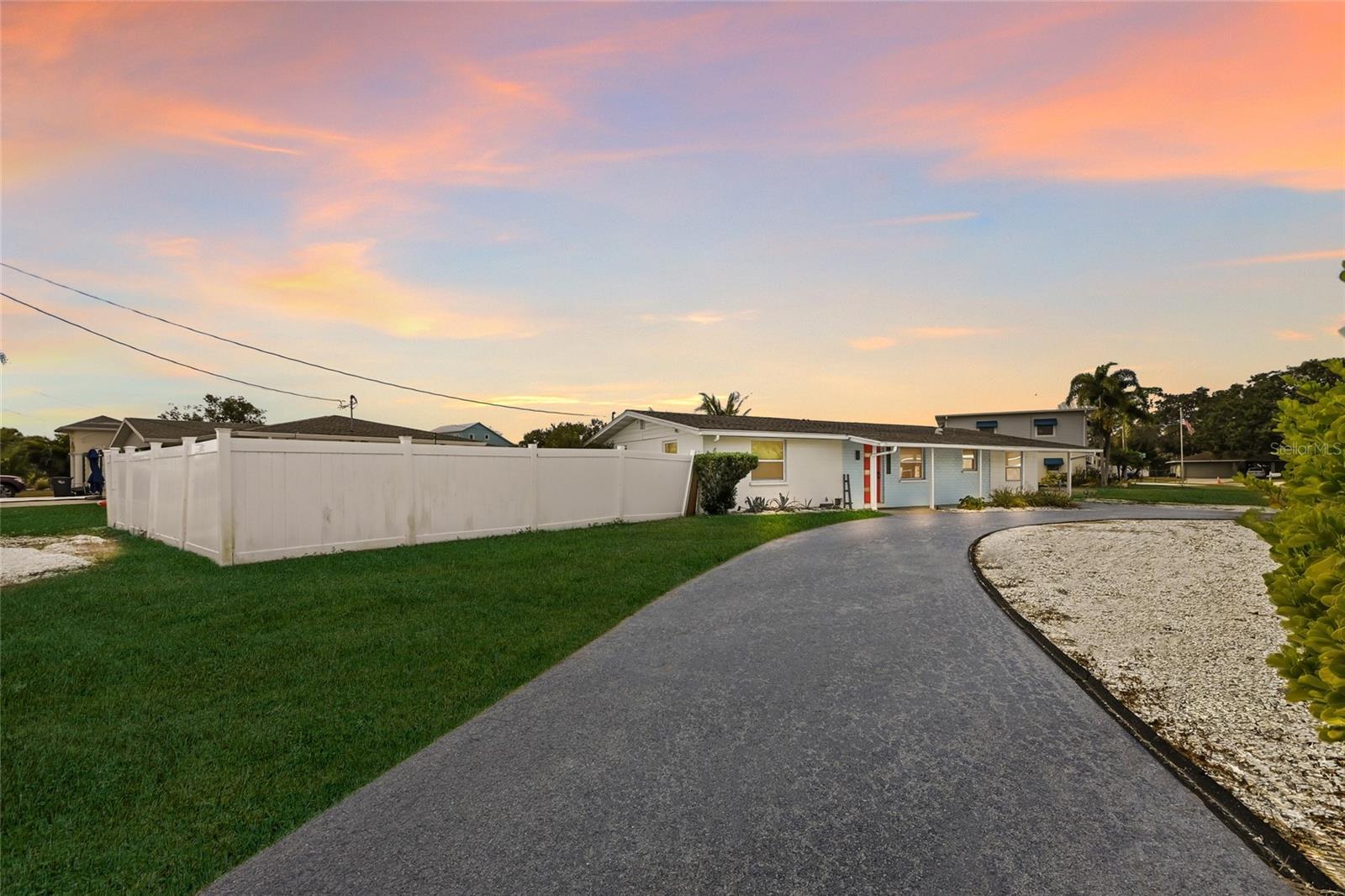 TROPICAL HARBOR SEC 2 - Residential