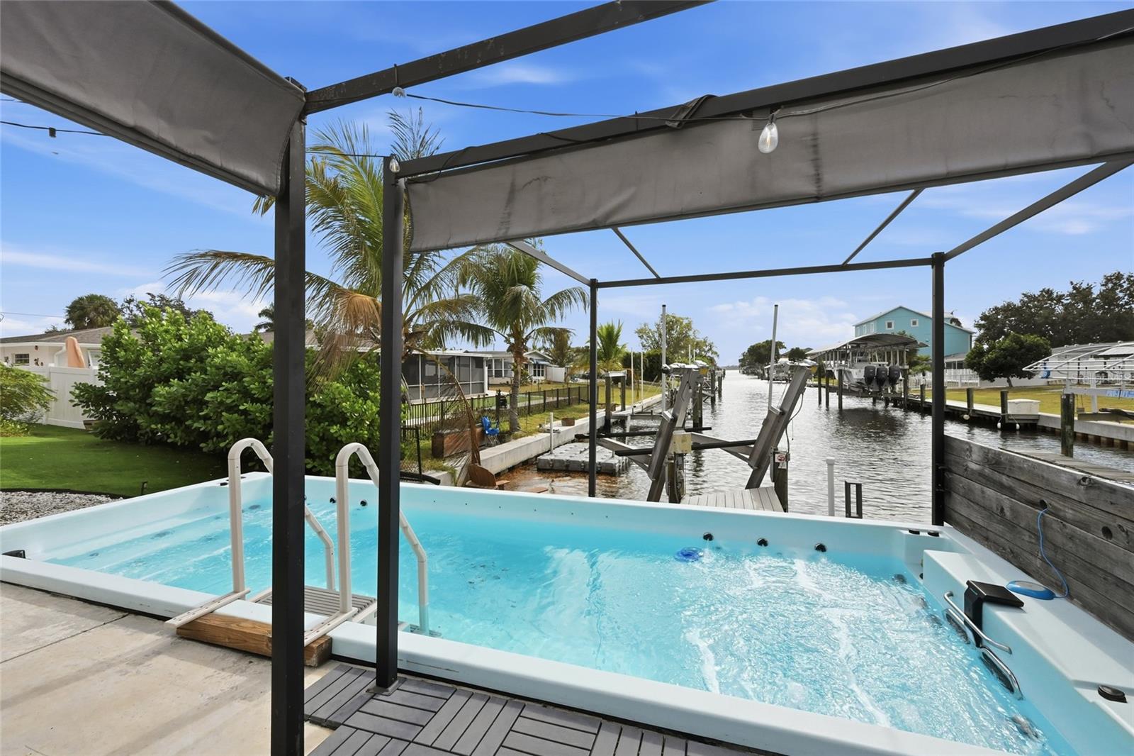 TROPICAL HARBOR SEC 2 - Residential