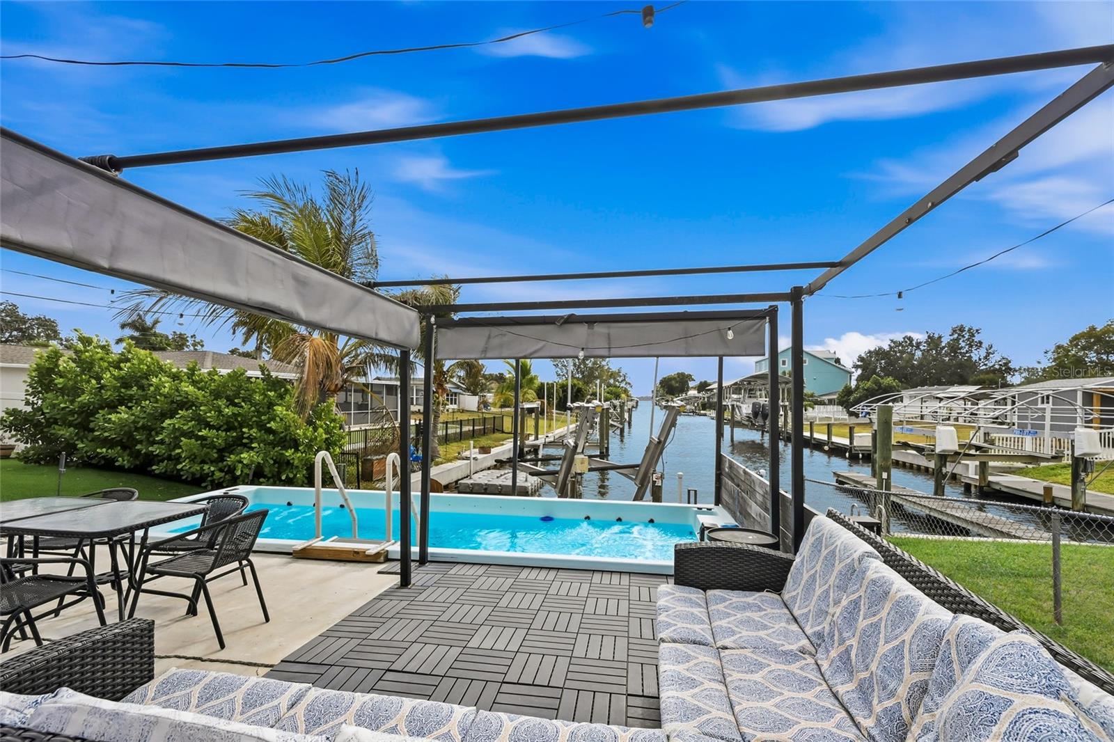 TROPICAL HARBOR SEC 2 - Residential