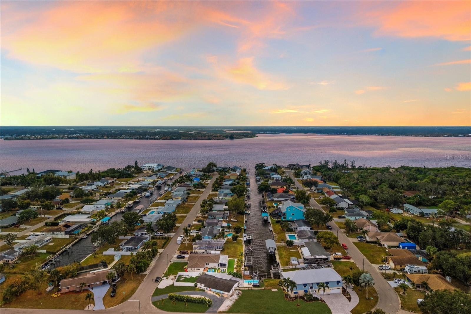 TROPICAL HARBOR SEC 2 - Residential