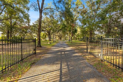 A home in ALACHUA