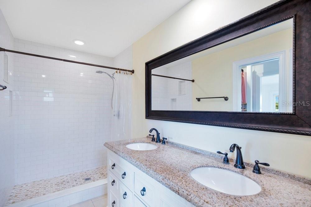 SKYCREST - Residential