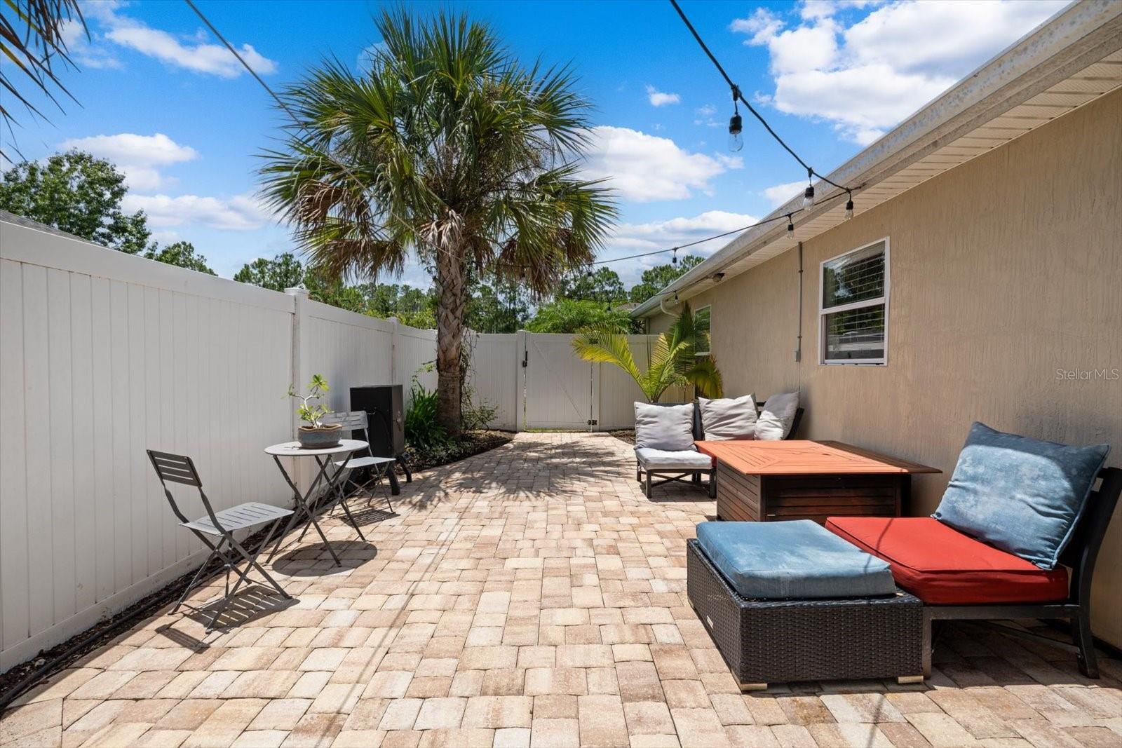 RIVIERA ESTATES - Residential