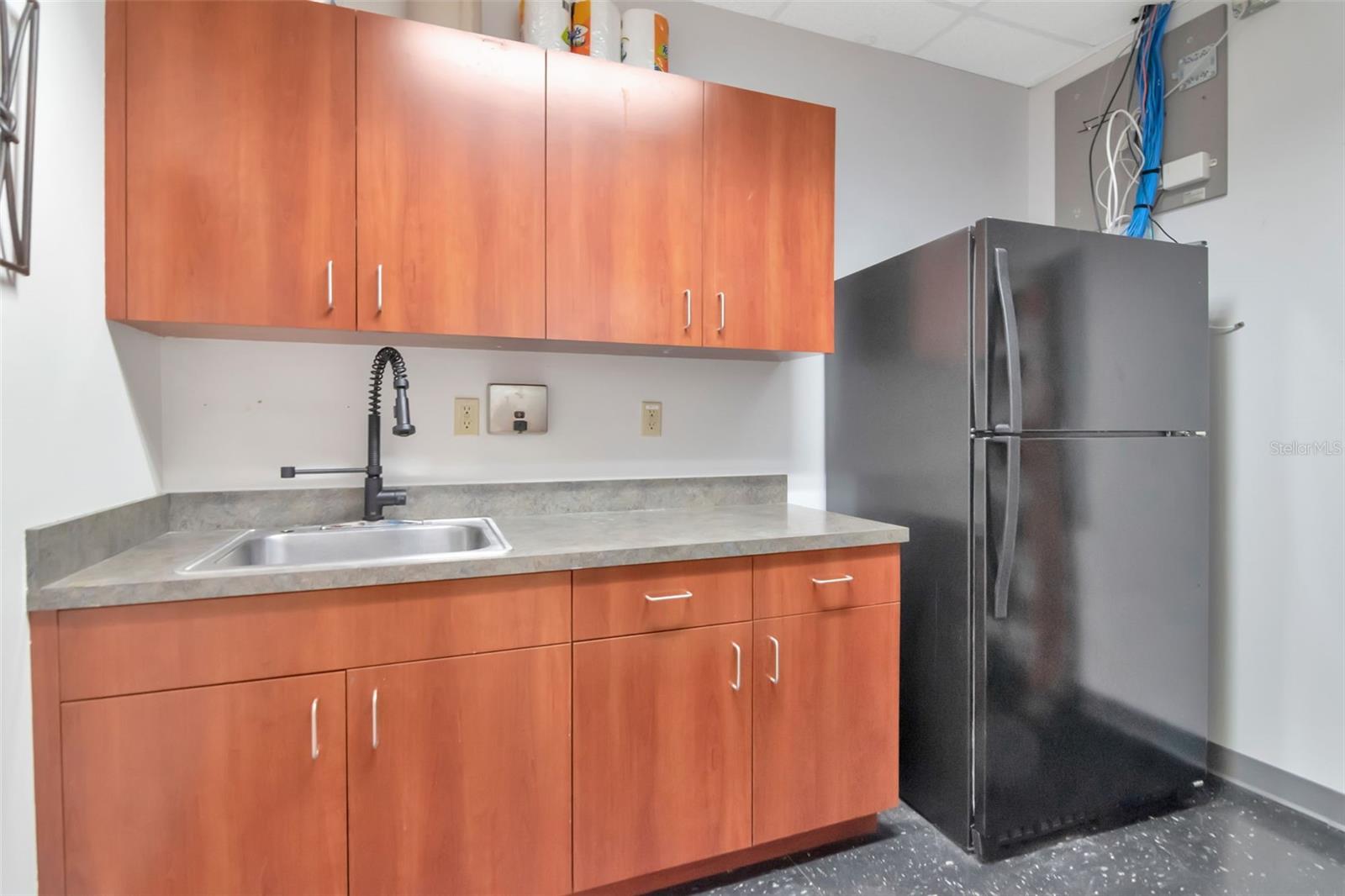 GRAND CENTRAL AT KENNEDY RESID - Commercial Lease