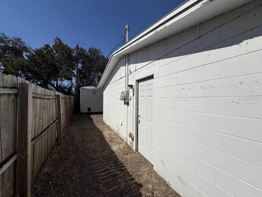 TAHITIAN HOMES - Residential