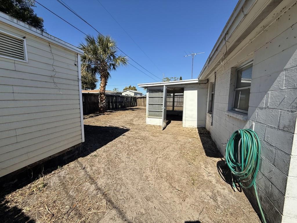 TAHITIAN HOMES - Residential