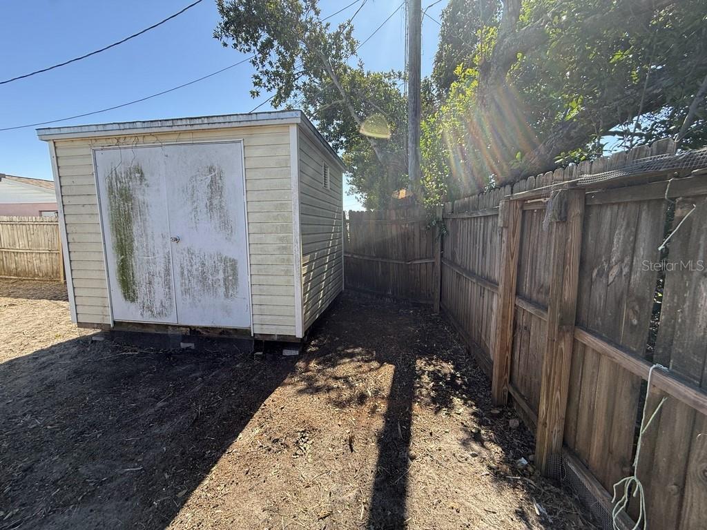 TAHITIAN HOMES - Residential