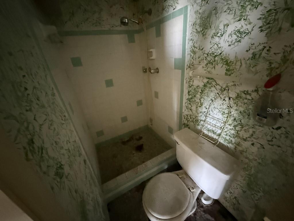 TAHITIAN HOMES - Residential