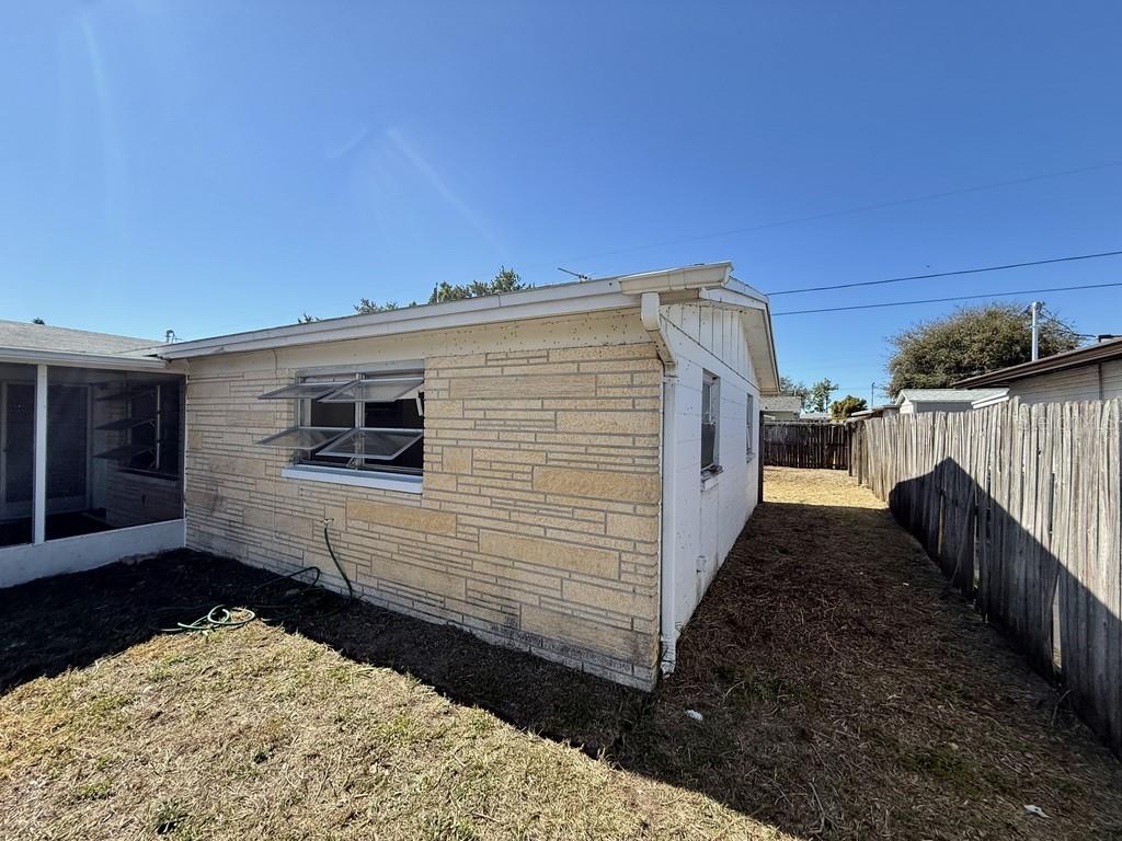 TAHITIAN HOMES - Residential