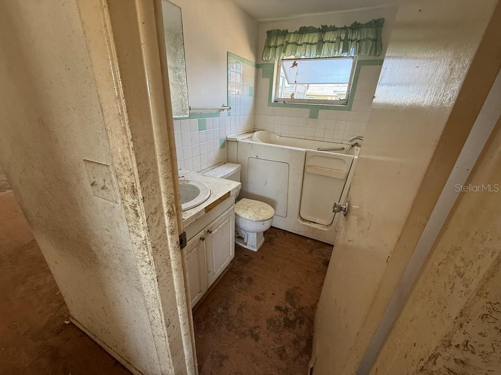 TAHITIAN HOMES - Residential