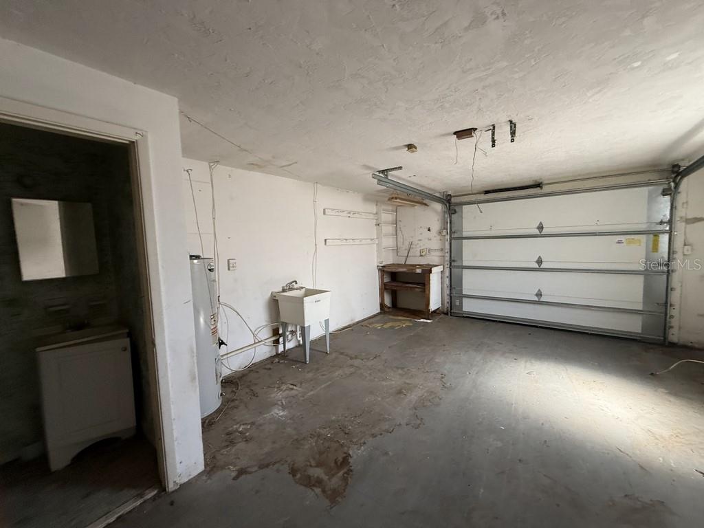 TAHITIAN HOMES - Residential