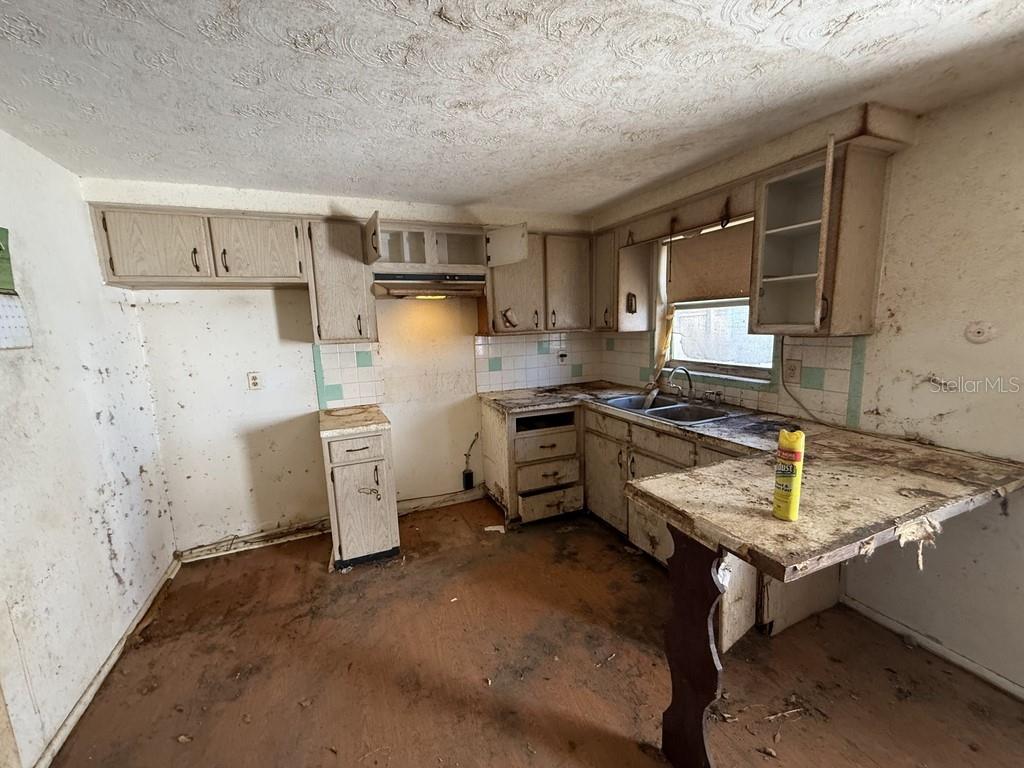 TAHITIAN HOMES - Residential