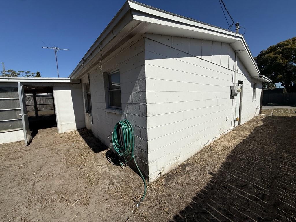 TAHITIAN HOMES - Residential