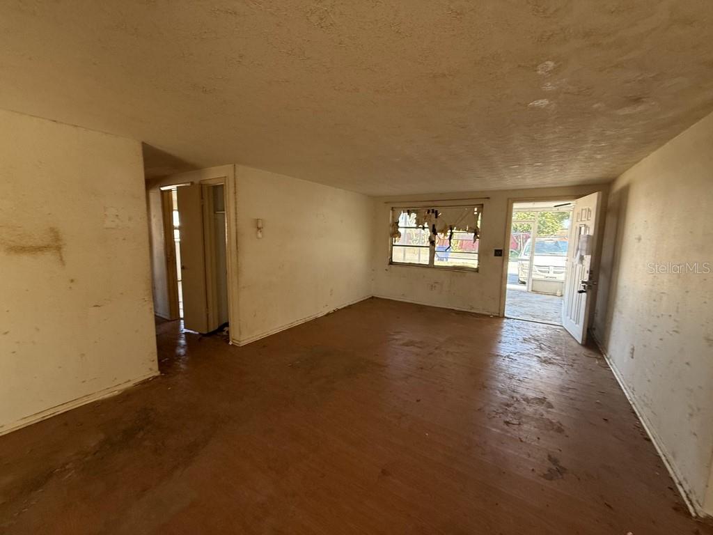 TAHITIAN HOMES - Residential