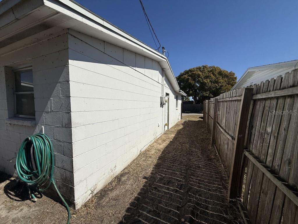 TAHITIAN HOMES - Residential