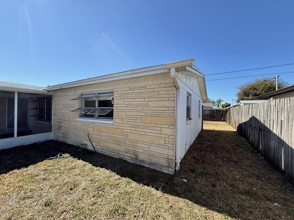 TAHITIAN HOMES - Residential