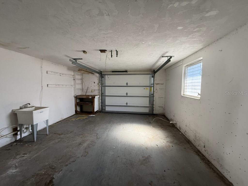 TAHITIAN HOMES - Residential