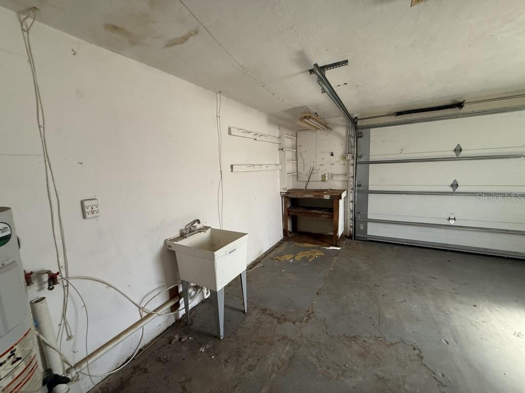 TAHITIAN HOMES - Residential