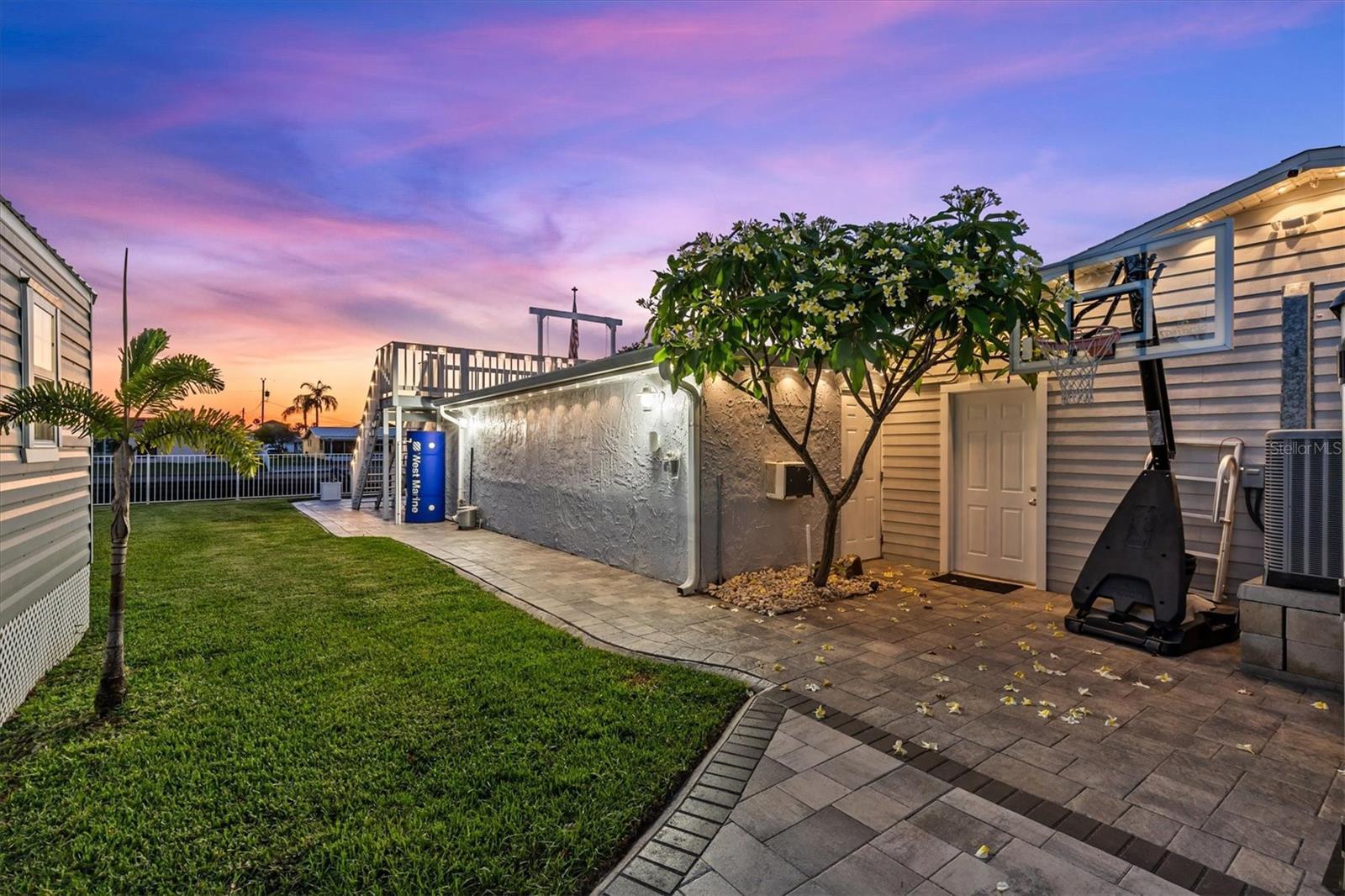 HERNANDO BEACH - Residential