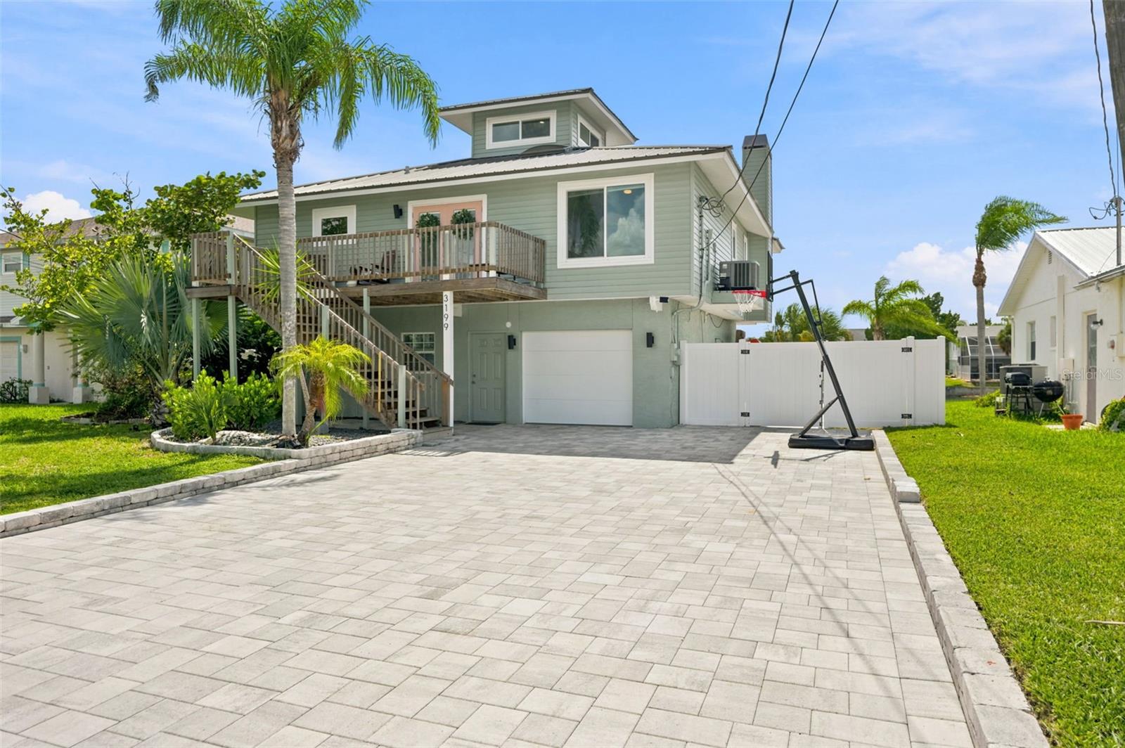 3199 AZALEA DRIVE