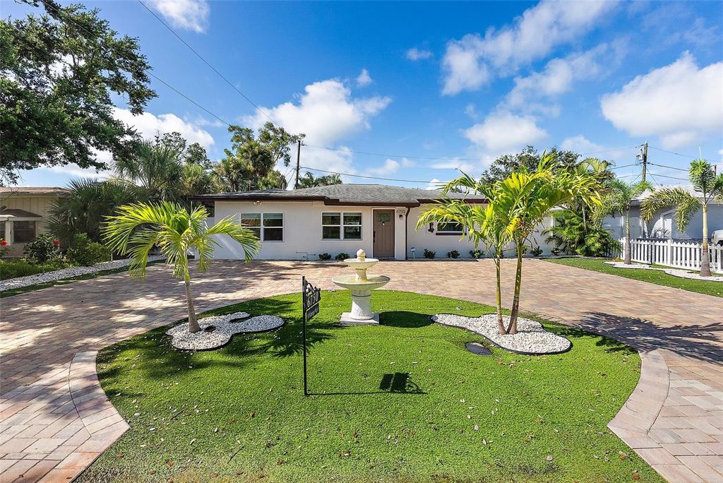 Photo of 6750 W Flamingo Way S, St Petersburg, FL 33707 (MLS # TB8431768)