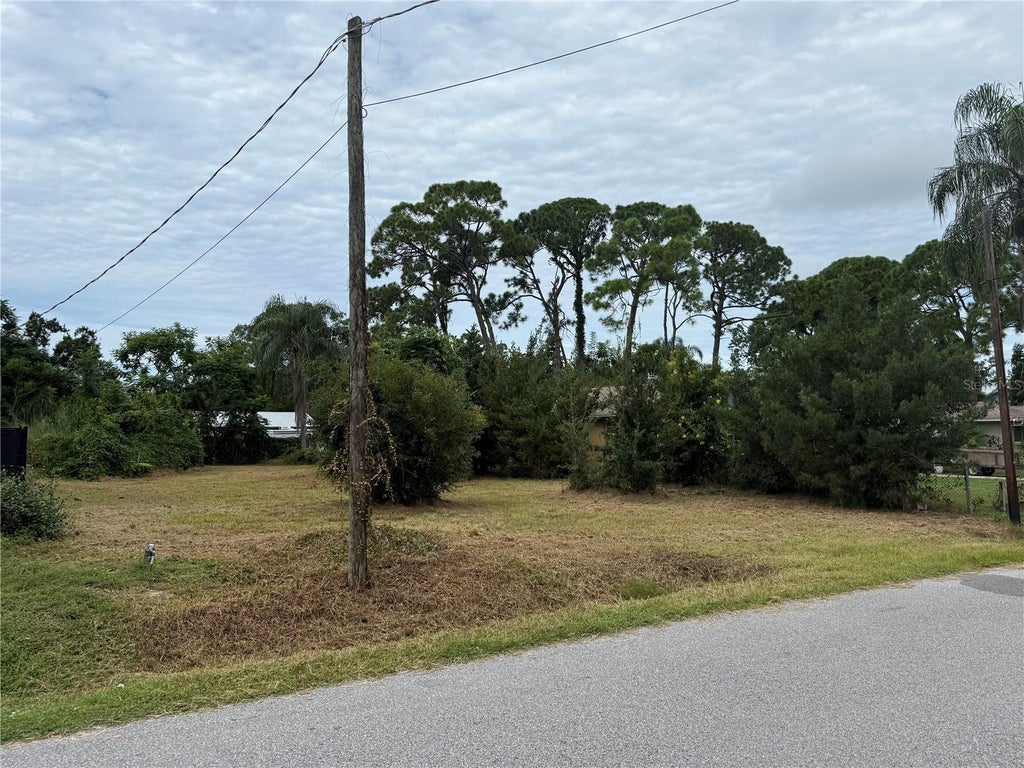 Photo of Murdock Avenue, Sarasota, FL 34231 (MLS # A4708875)