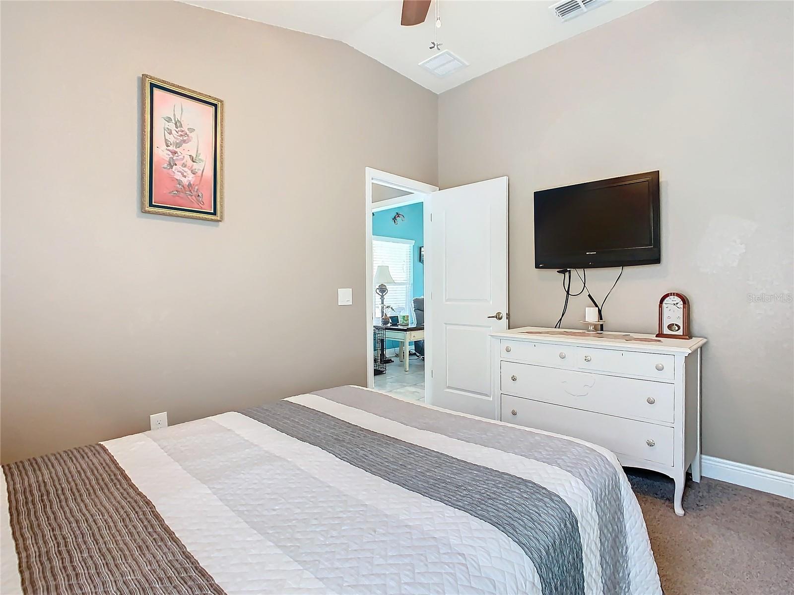 RIDGE/HLND MDWS - Residential Lease