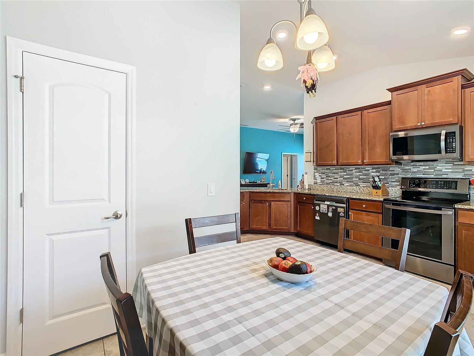 RIDGE/HLND MDWS - Residential Lease