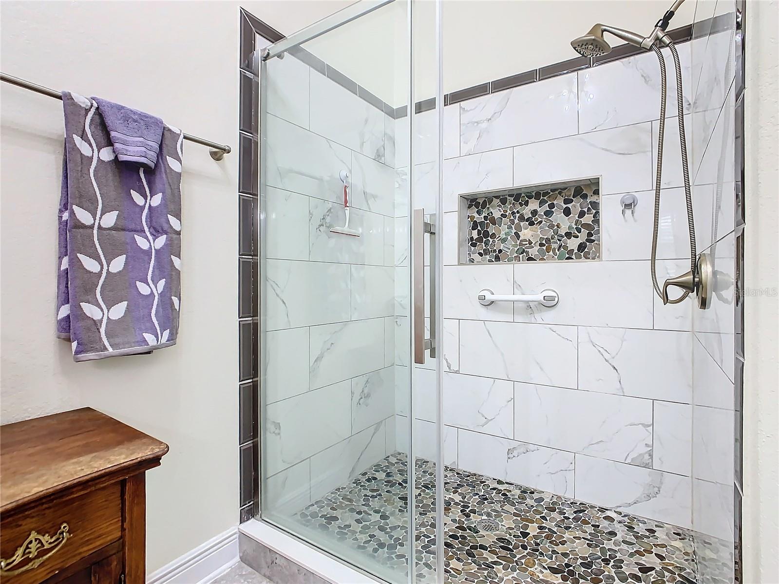 RIDGE/HLND MDWS - Residential Lease