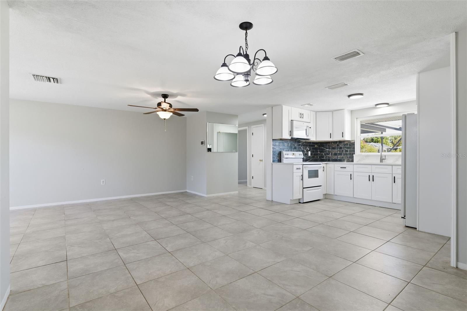 JASMINE LAKES - Residential