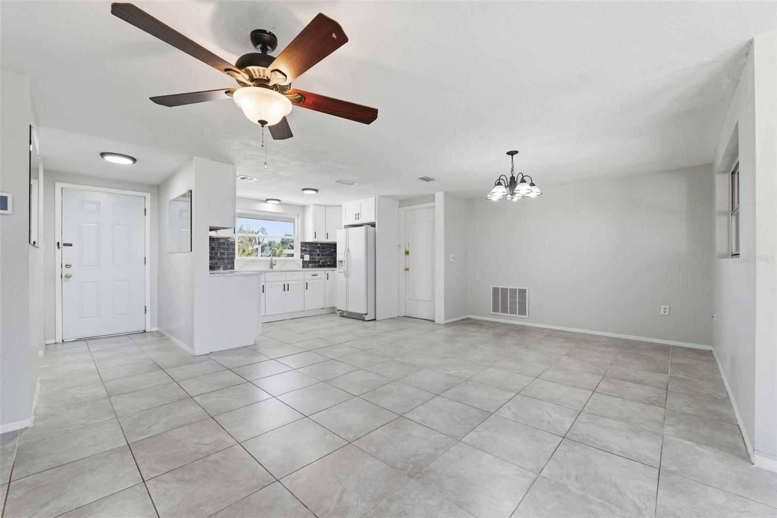 JASMINE LAKES - Residential